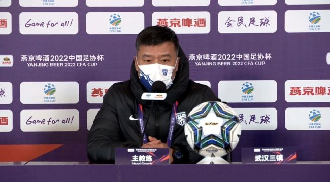 女厕偷拍尿尿