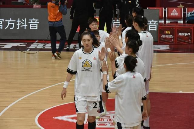 王多鱼打扑克高清视频